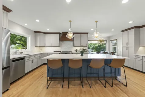 226 Woodstock Avenue Glen Ellyn IL 60137
