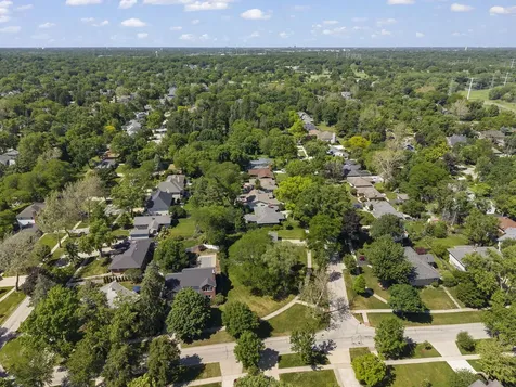 226 Woodstock Avenue Glen Ellyn IL 60137
