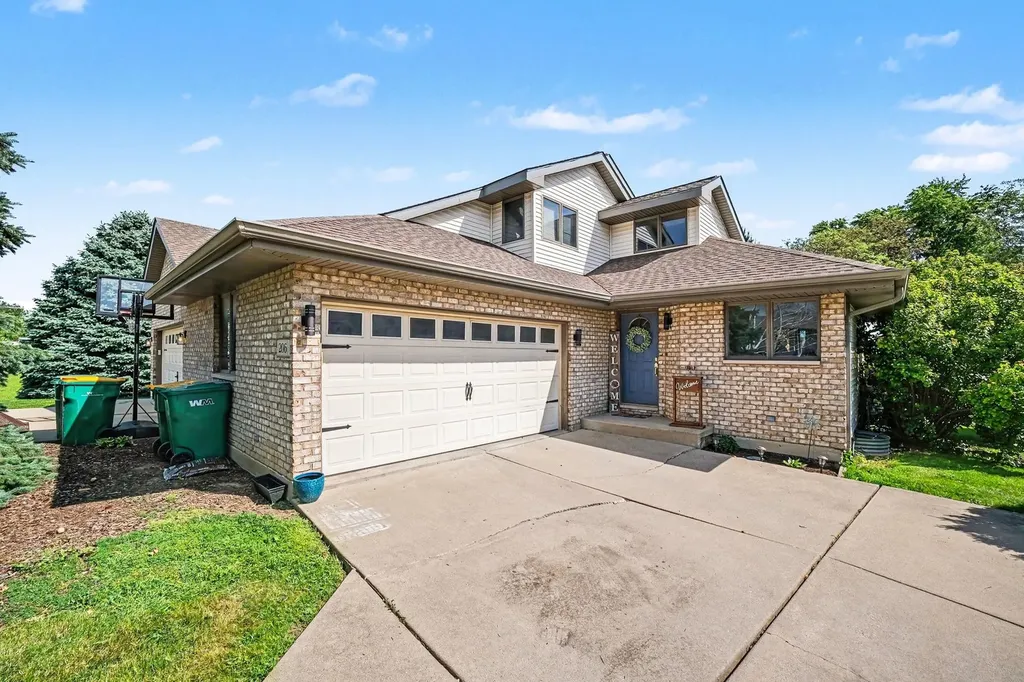 206 South Raven Road Shorewood IL 60404
