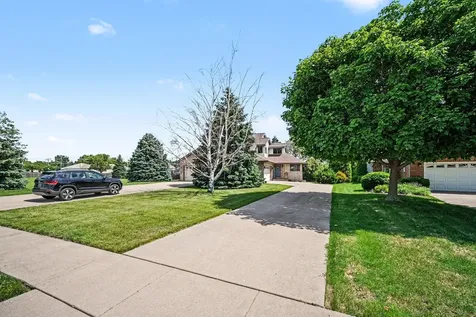 206 South Raven Road Shorewood IL 60404