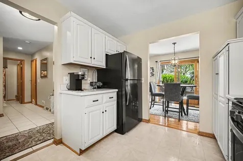 206 South Raven Road Shorewood IL 60404