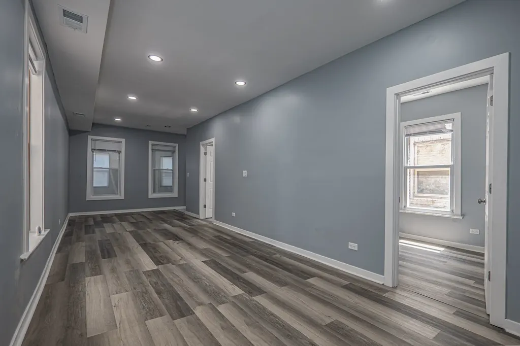 320 South Whipple Street Chicago IL 60612