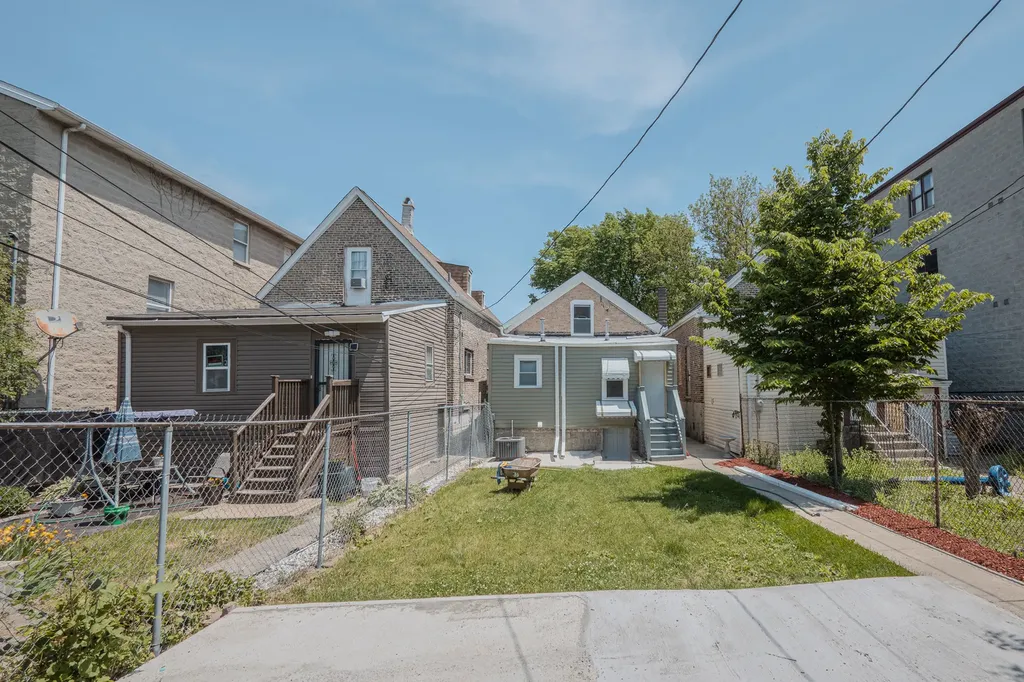 320 South Whipple Street Chicago IL 60612