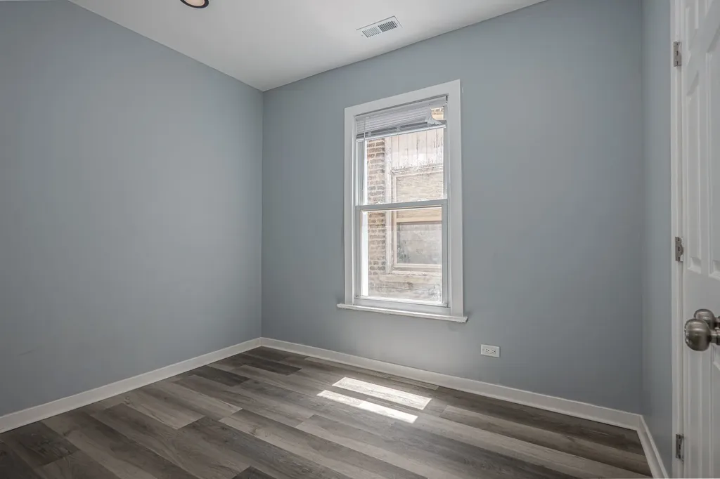 320 South Whipple Street Chicago IL 60612