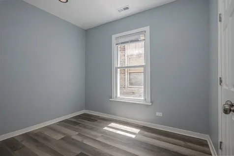 320 South Whipple Street Chicago IL 60612