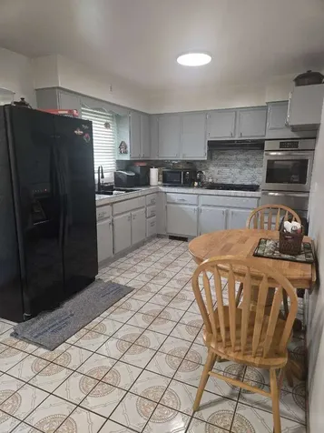 15643 Gouwens Lane South Holland IL 60473
