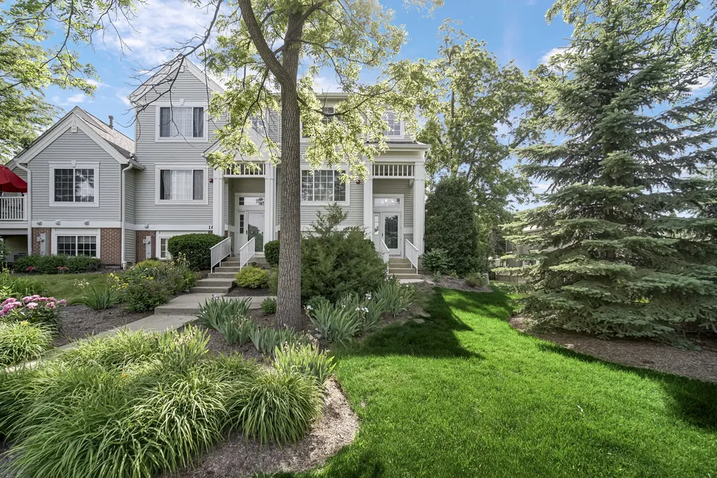 1655 Geneva Drive Wheeling IL 60090