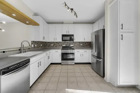 1655 Geneva Drive Wheeling IL 60090