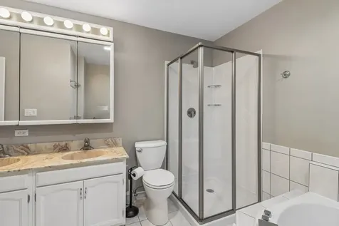 1913 Burr Oak Lane Lindenhurst IL 60046