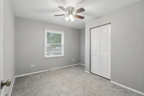 1913 Burr Oak Lane Lindenhurst IL 60046