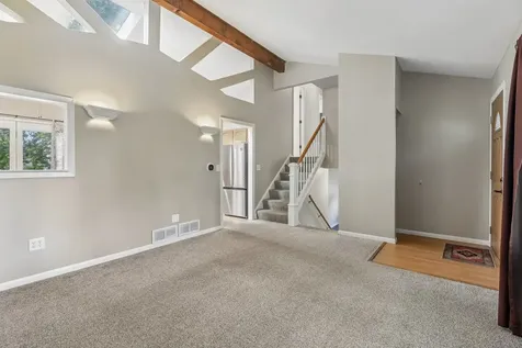 1913 Burr Oak Lane Lindenhurst IL 60046