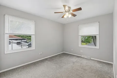 1913 Burr Oak Lane Lindenhurst IL 60046