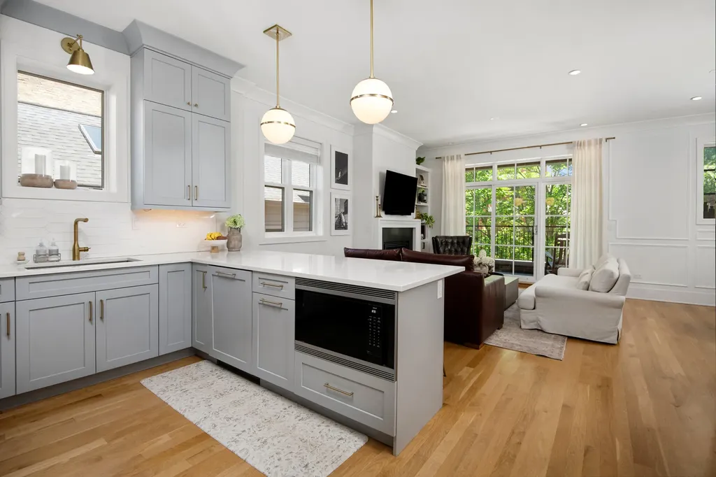 1900 North Sheffield Avenue Chicago IL 60614