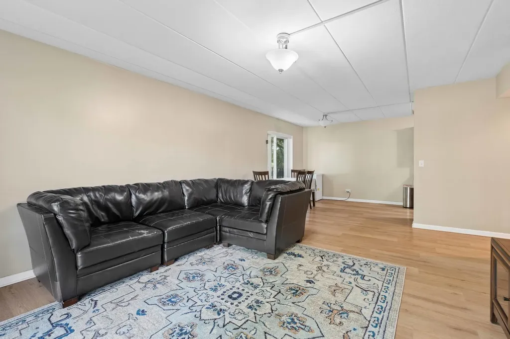 5S040 Pebblewood Lane Naperville IL 60563