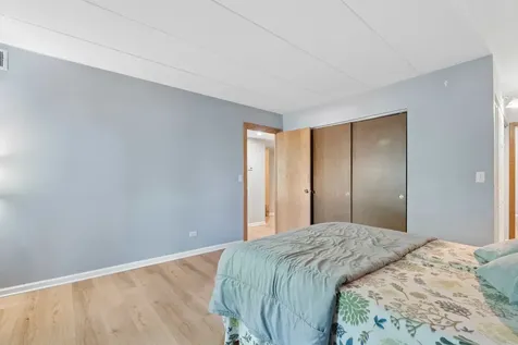 5S040 Pebblewood Lane Naperville IL 60563