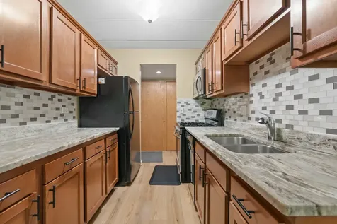 5S040 Pebblewood Lane Naperville IL 60563