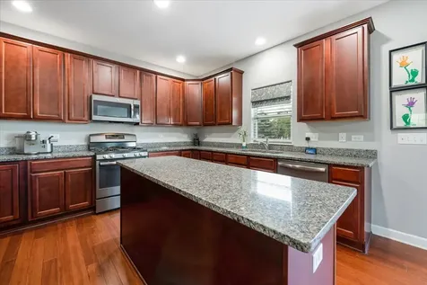 21042 Lakewoods Lane Shorewood IL 60404