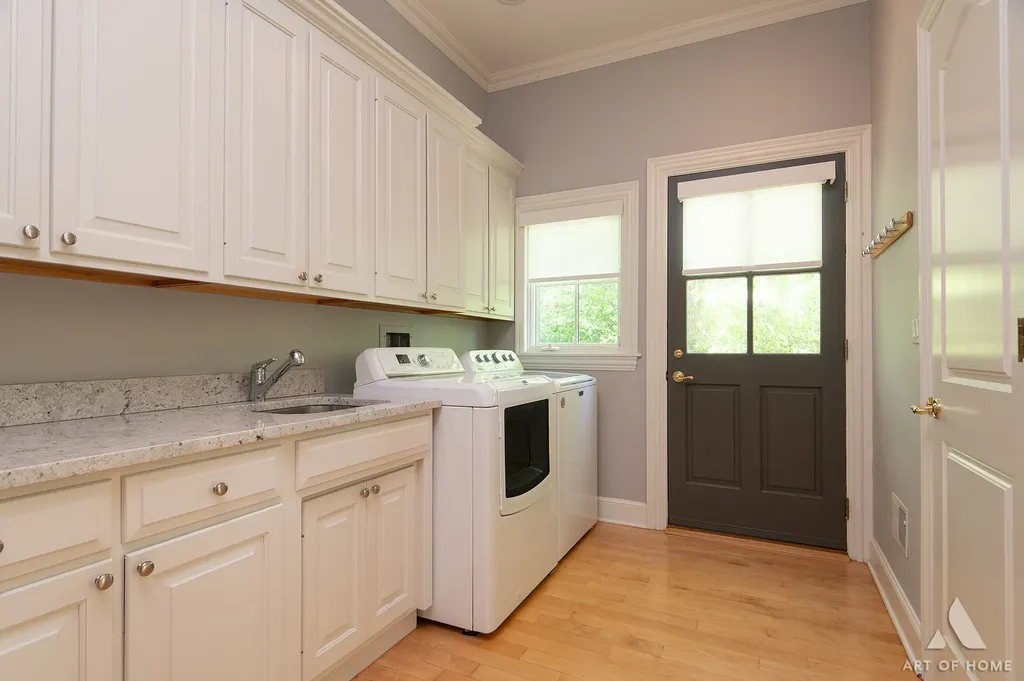 11361 West Plainfield Road Indian Head Park IL 60525