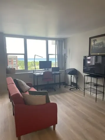 4250 North Marine Drive Chicago IL 60613