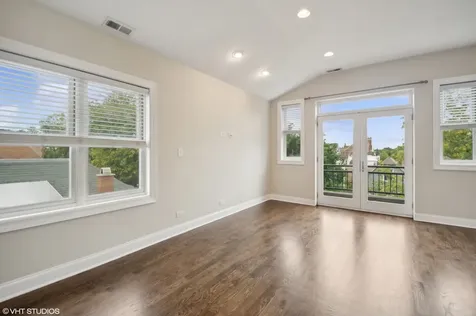 3519 West Medill Avenue Chicago IL 60647