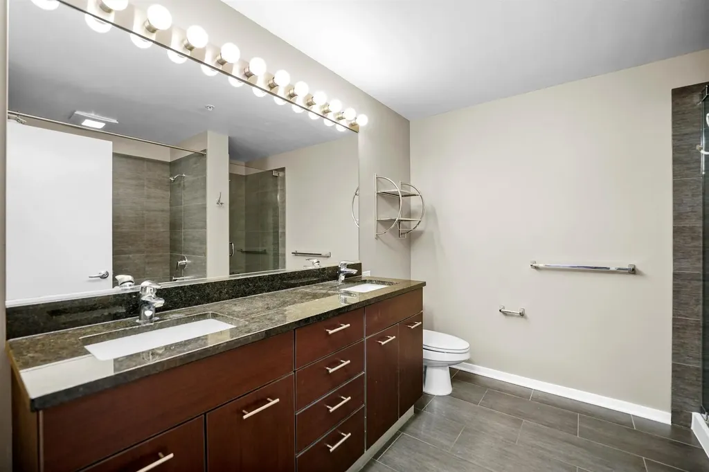 659 West Randolph Avenue Chicago IL 60661