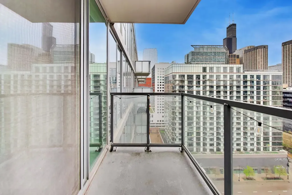 659 West Randolph Avenue Chicago IL 60661