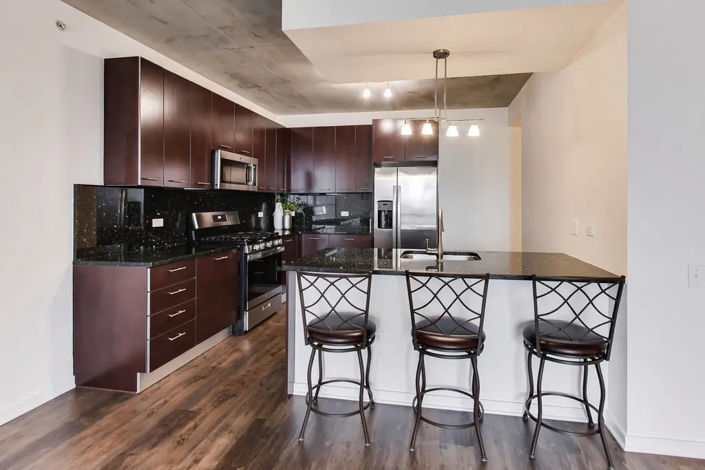 659 West Randolph Avenue Chicago IL 60661