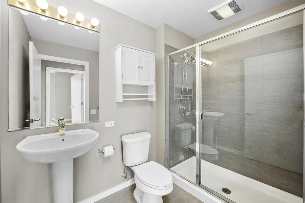 659 West Randolph Avenue Chicago IL 60661