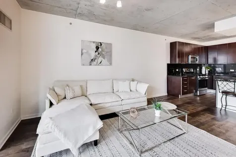 659 West Randolph Avenue Chicago IL 60661