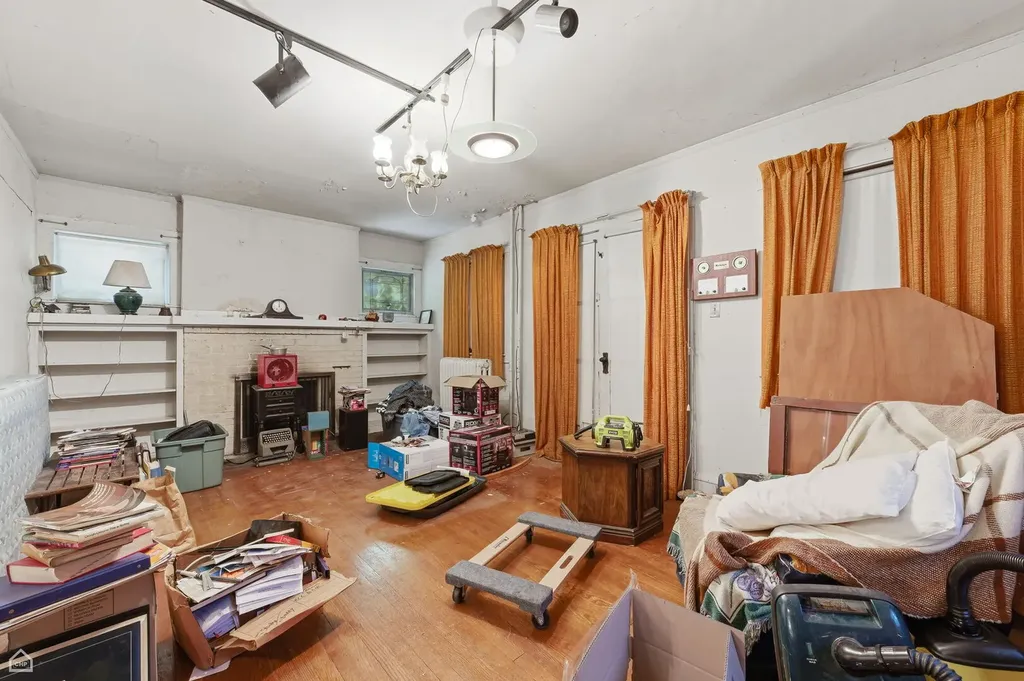2019 West Chase Avenue Chicago IL 60645
