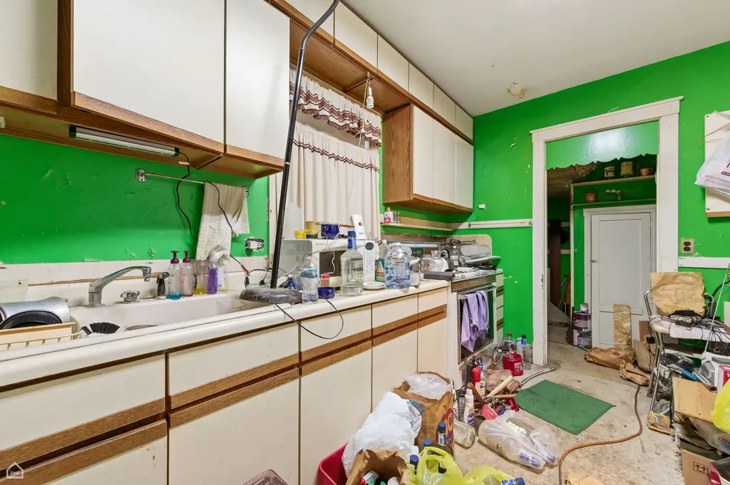 2019 West Chase Avenue Chicago IL 60645