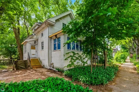 2019 West Chase Avenue Chicago IL 60645