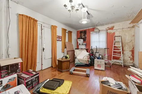 2019 West Chase Avenue Chicago IL 60645