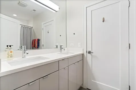 3033 North Clybourn Avenue Chicago IL 60618