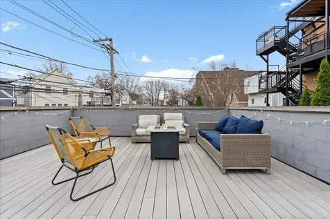 3033 North Clybourn Avenue Chicago IL 60618