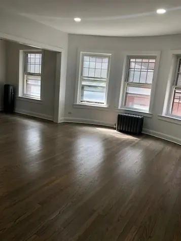 1076 West Thorndale Avenue Chicago IL 60660