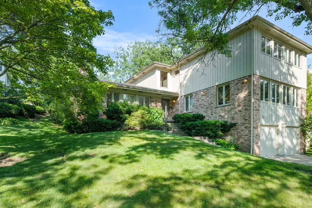 559 Hillside Drive Highland Park IL 60035