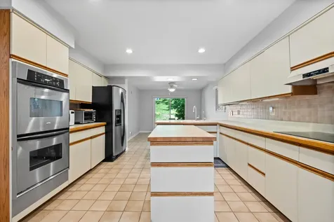 559 Hillside Drive Highland Park IL 60035