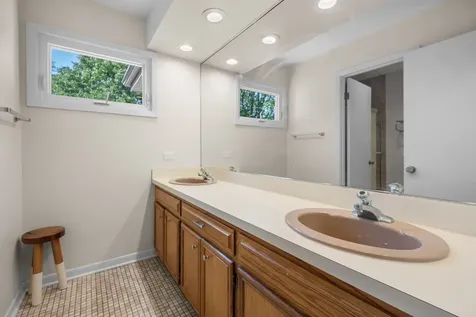 559 Hillside Drive Highland Park IL 60035