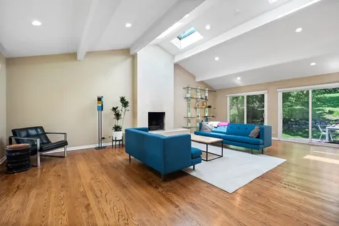 559 Hillside Drive Highland Park IL 60035