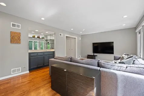 559 Hillside Drive Highland Park IL 60035