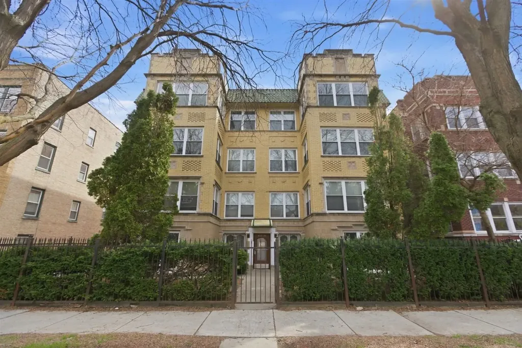 4939 North St. Louis Avenue Chicago IL 60625