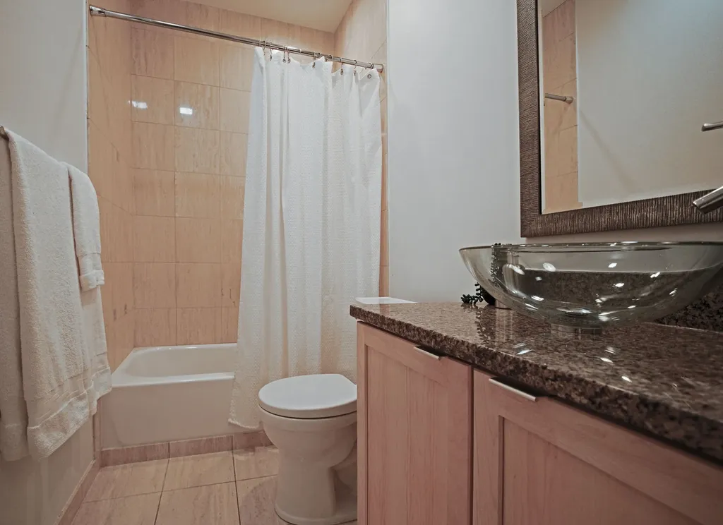 2524 North Willetts Court Chicago IL 60647
