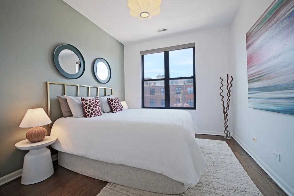 2524 North Willetts Court Chicago IL 60647
