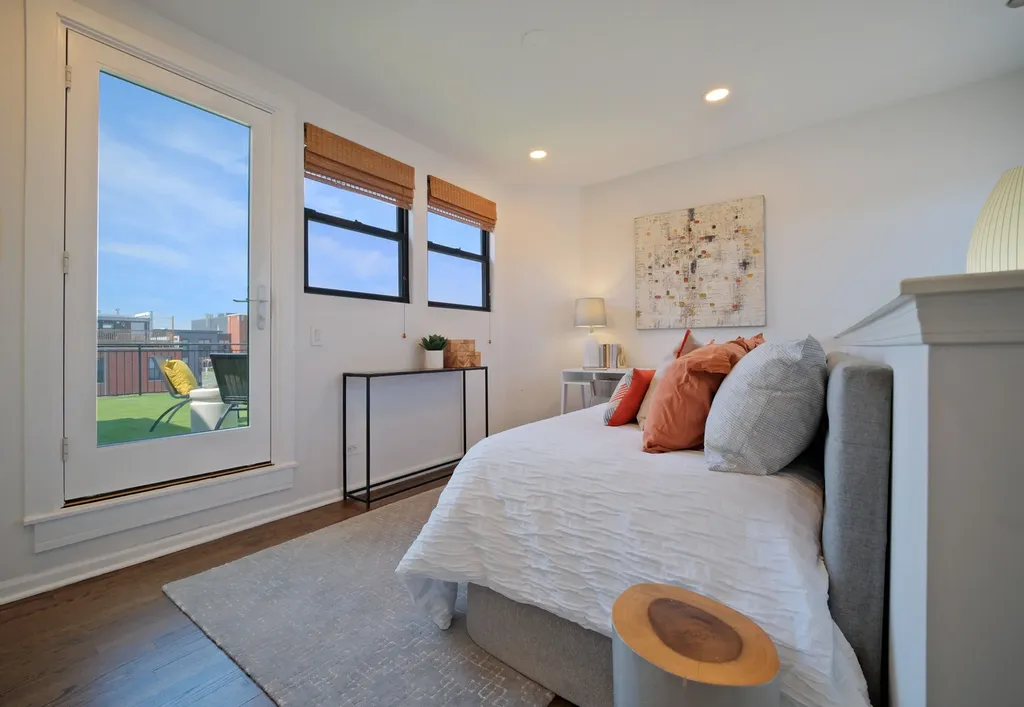 2524 North Willetts Court Chicago IL 60647