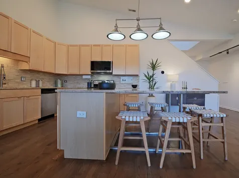 2524 North Willetts Court Chicago IL 60647