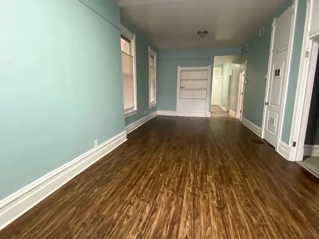6618 South Marquette Road Chicago IL 60637