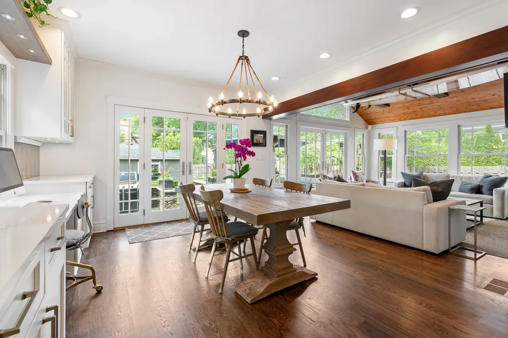 1132 Ashland Avenue Wilmette IL 60091