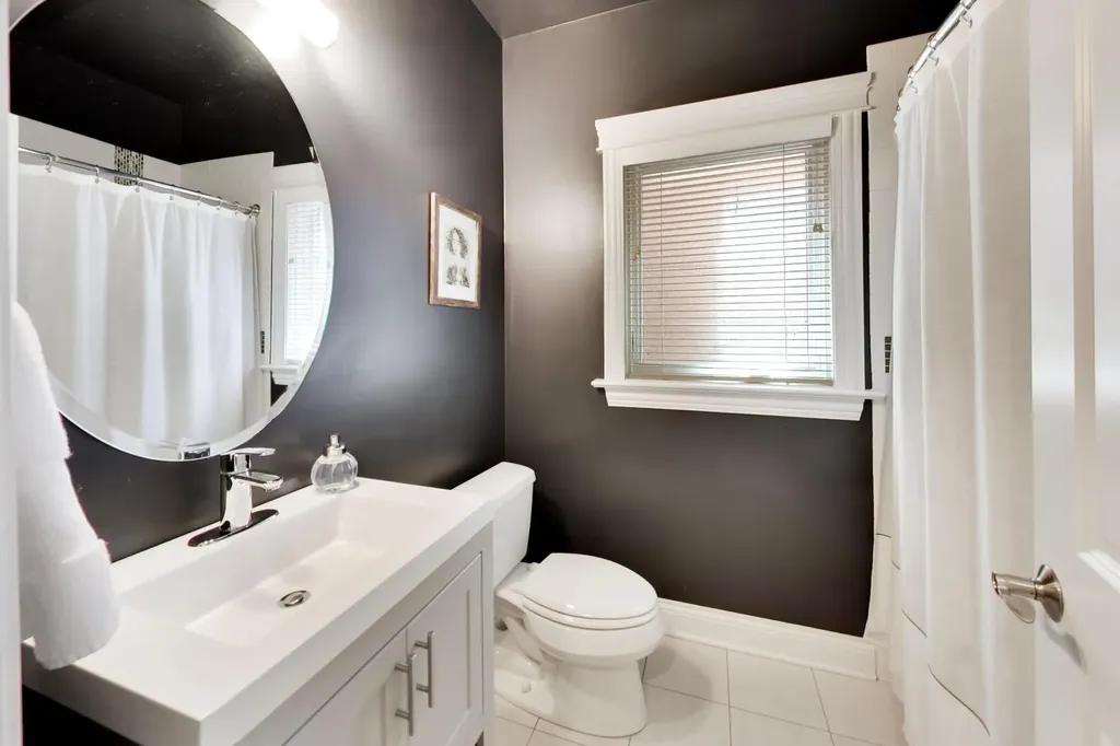 3811 North Lincoln Avenue Chicago IL 60613