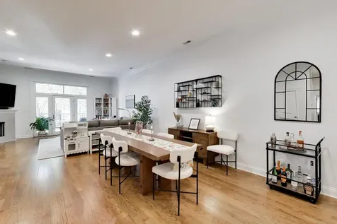 3811 North Lincoln Avenue Chicago IL 60613